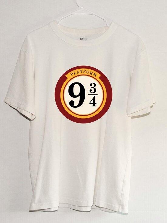 Gildan Other - Made to Order Harry Potter platform 9 3/4 t-shirt